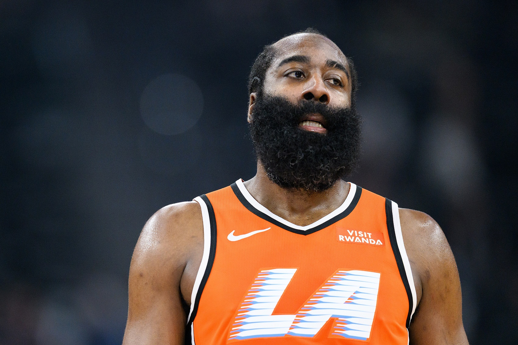 官方网站-外线开炮！哈登持球单打 连续撤步三分命中稳住局势